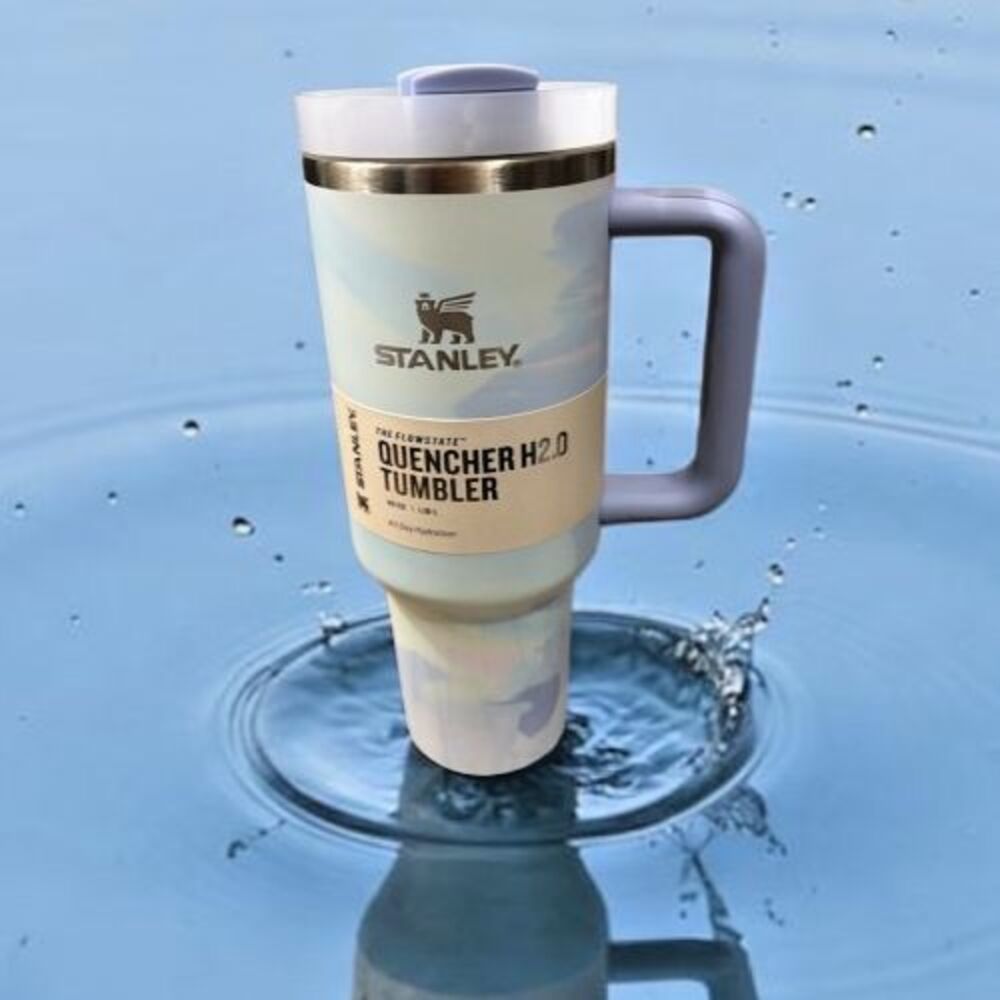 brand new stanley quencher tumbler cup 40oz